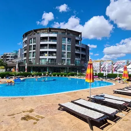 Sunny Plaza Celebrity Apartmán